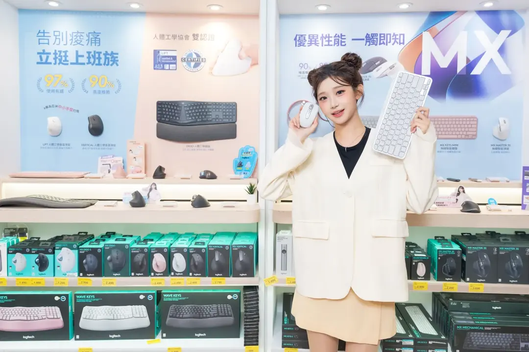 李珠珢也推薦 Logitech MX Keys Mini 無線智能鍵盤，採用無數字鍵區的緊湊設計；智慧背光可依環境光線自動調整亮度手部接近時即自動亮起；鍵盤支援 USB-C 快速充電，在關閉背光情況下最長可使用達 5 個月