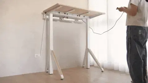 Revon Elite 三節式電動升降桌：升降高度 65–130cm
