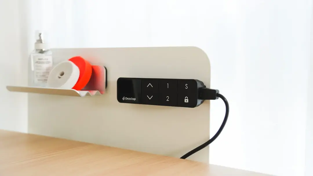 Revon Elite 三節式電動升降桌：控制器